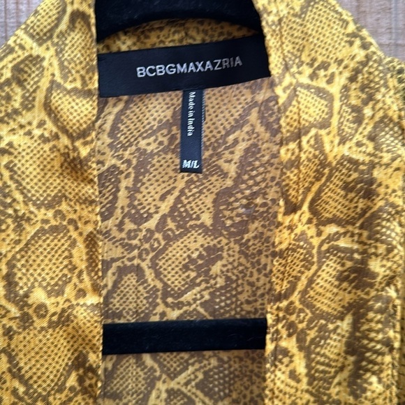 BCBGMAXAZRIA Women's Snake Print Wrap Kimono Yellow Size M/L - Picture 2 of 4